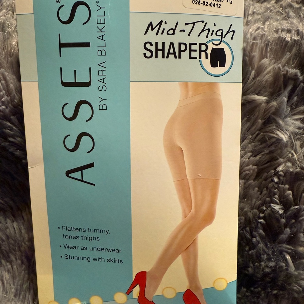 ASSETS by Sara Blakely Mid-Thigh Shaper in Nude
